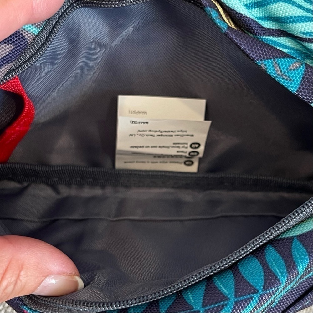 WATERFLY Lightweight Water Resistant Fanny Pack 1L Green - Picture 5 of 10